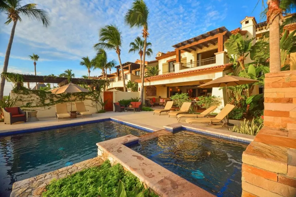 High-End Properties in Cabo