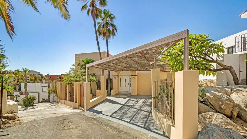 Los Cabos Cabo Bello Casa Granite, situated in the beachside gated community of Cabo Bello, brings together coastal living and everyday comfort just a short stroll from the swimmable beach. The main residence features three bedrooms and three bathrooms, of which two of these bedrooms are on a separate and private side of the house sharing an ocean – 11 Camino de La Playa, Cabo Corridor, BS