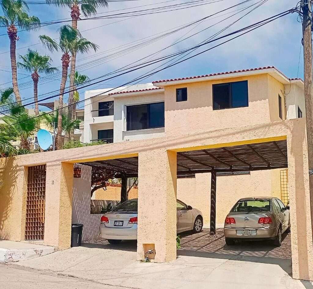 Los Cabos Magisterial With a privileged location, it is just 3 minutes from the roundabout leading to the airport and close to supermarkets. Only 5 minutes from the beaches of San José, it offers the perfect balance between urban convenience and a seaside lifestyle.The neighborhood provides a safe environment, a nearby park, and is only an 8-minute walk from Vidanta Golf Club, which offers access to a gym and pool for a monthly fee of – 11 Nopal, San Jose del Cabo, BS