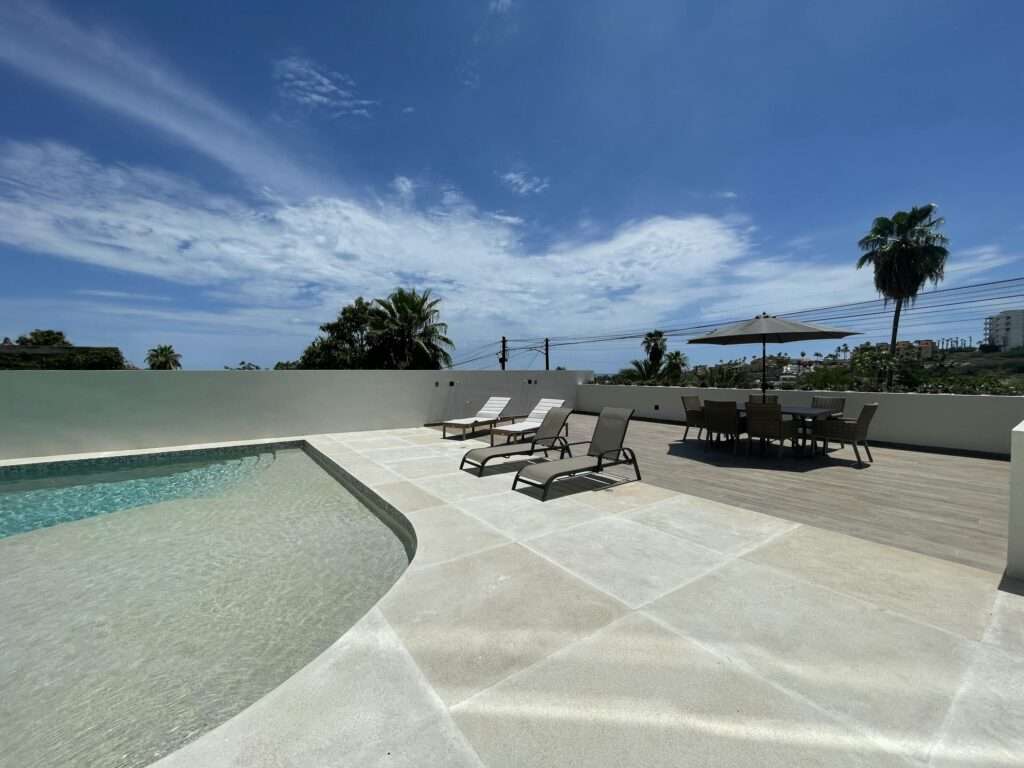 Los Cabos Centro-Sjd 100% Completed and BRAND NEW!! Experience refined living in the heart of San José, walking distance to everything!! Be part of this exclusive boutique community of only 13 units. Elegant 2B +2B condo, offering elevated design, luxury finishes, and effortless comfort. ✨🏝️ Indulge in thoughtfully curated amenities: a heated pool 🏊♂️, stunning rooftop with panoramic ocean – 1ro de mayo, San Jose del Cabo, BS