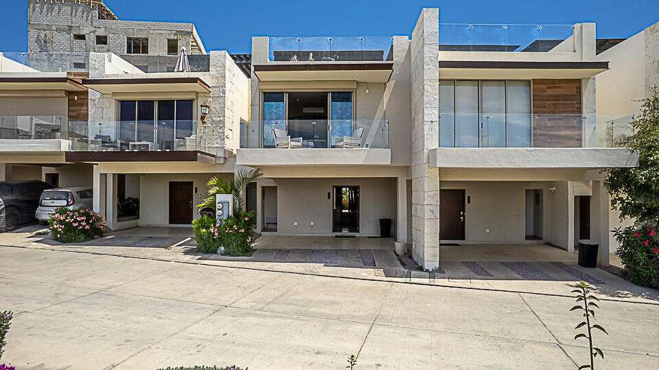 Los Cabos Vista Vela Stunning Turn-Key 3-bedroom, 3.5 bathroom Villa with ocean and city for sale