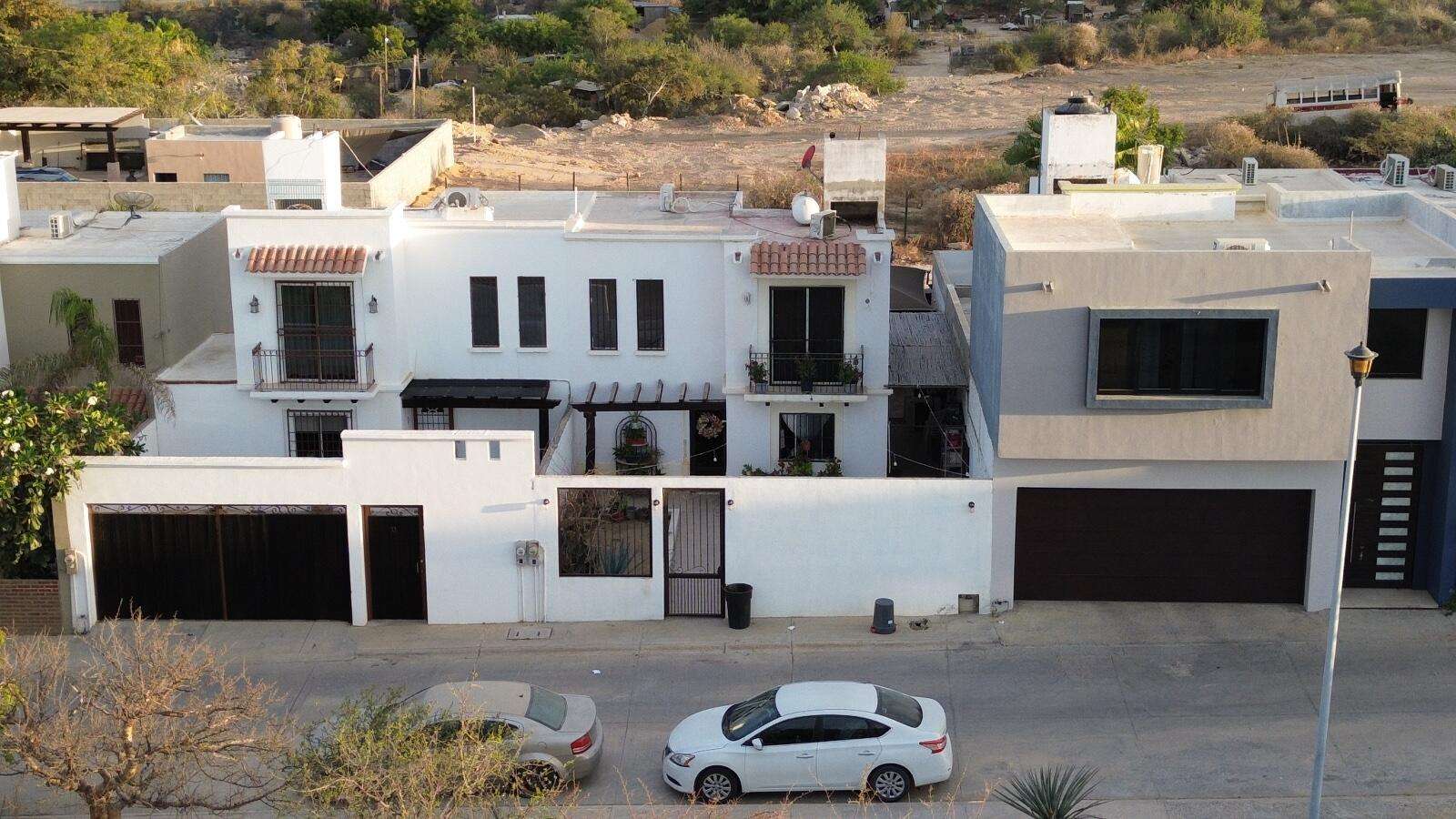 Los Cabos Magisterial English: This duplex offers a solid opportunity for investors looking for cash flow and future appreciation in San José del Cabo. The property includes both apartments sold together as one legal unit. Located in Colonia Magisterial, an area with strong rental demand, this property is ideal for long-term tenants, workforce housing, or future remodeling projects. With limited renovation work, the duplex can substantially increase in value and rental income potential. Español: Este dúplex representa una sólida oportunidad para inversionistas que buscan flujo de efectivo y plusvalía futura en San José del Cabo. La propiedad incluye ambos departamentos vendidos juntos como una sola unidad legal. Ubicada en la colonia Magisterial, una zona con alta demanda de renta, esta propiedad es ideal para arrendamiento a largo plazo, vivienda para trabajadores o futuros proyectos de remodelación. Con una inversión limitada en mejoras, el dúplex puede incrementar considerablemente su valor y potencial de ingresos for sale