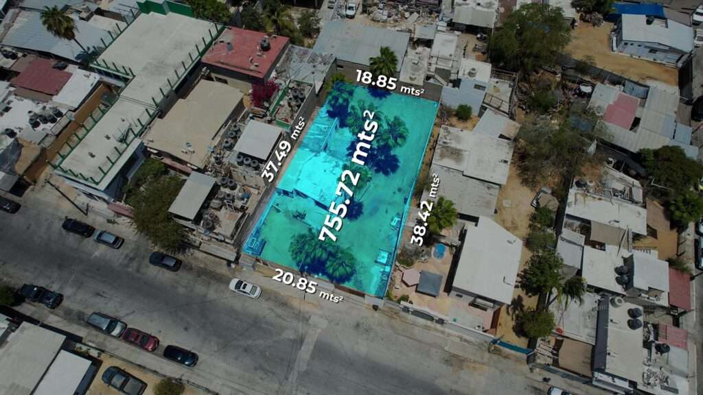 Los Cabos Csl N-E Of19:Genral Prime investment opportunity in Cabo San Lucas. This 755.72 m² lot is located on 5 de Febrero Street, right next to the Cabo San Lucas Delegation, in a highly central area with excellent visibility and easy access. The property includes an existing 133 m² structure, ideal for use as a small office, storage space, or service area. Its size and strategic location offer great potential for commercial, residential, or mixed-use development, subject to applicable permits. Close to government offices, main roads, shops, and essential services. for sale