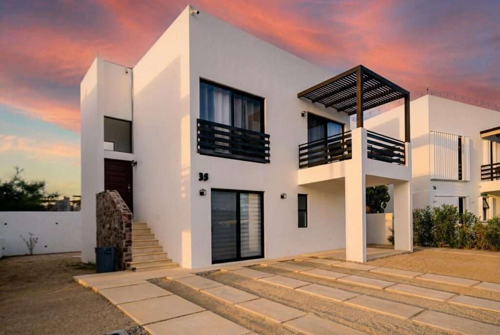 Los Cabos Cumbre Del Tezal Casa Enrique - Cabo San LucasBeautifully maintained, fully furnished 3BR/3BA home in a secure gated community with pools and basketball court. Quality-built with elegant Parota cabinetry, granite countertops, stainless steel appliances, and bright open-concept living.Equipped with premium water purification (3 Pentair filters + UV) and exterior surveillance system with 4 cameras for added peace of mind.Just 15 minutes to the Marina and minutes to shopping, dining, Costco, and Playa El Médano. Enjoy breathtaking sunrises and sunsets from your private rooftop terrace.Ready to own your piece of paradise? Schedule your showing today. – 521 ISLA NATIVIDAD, Cabo Corridor, BS
