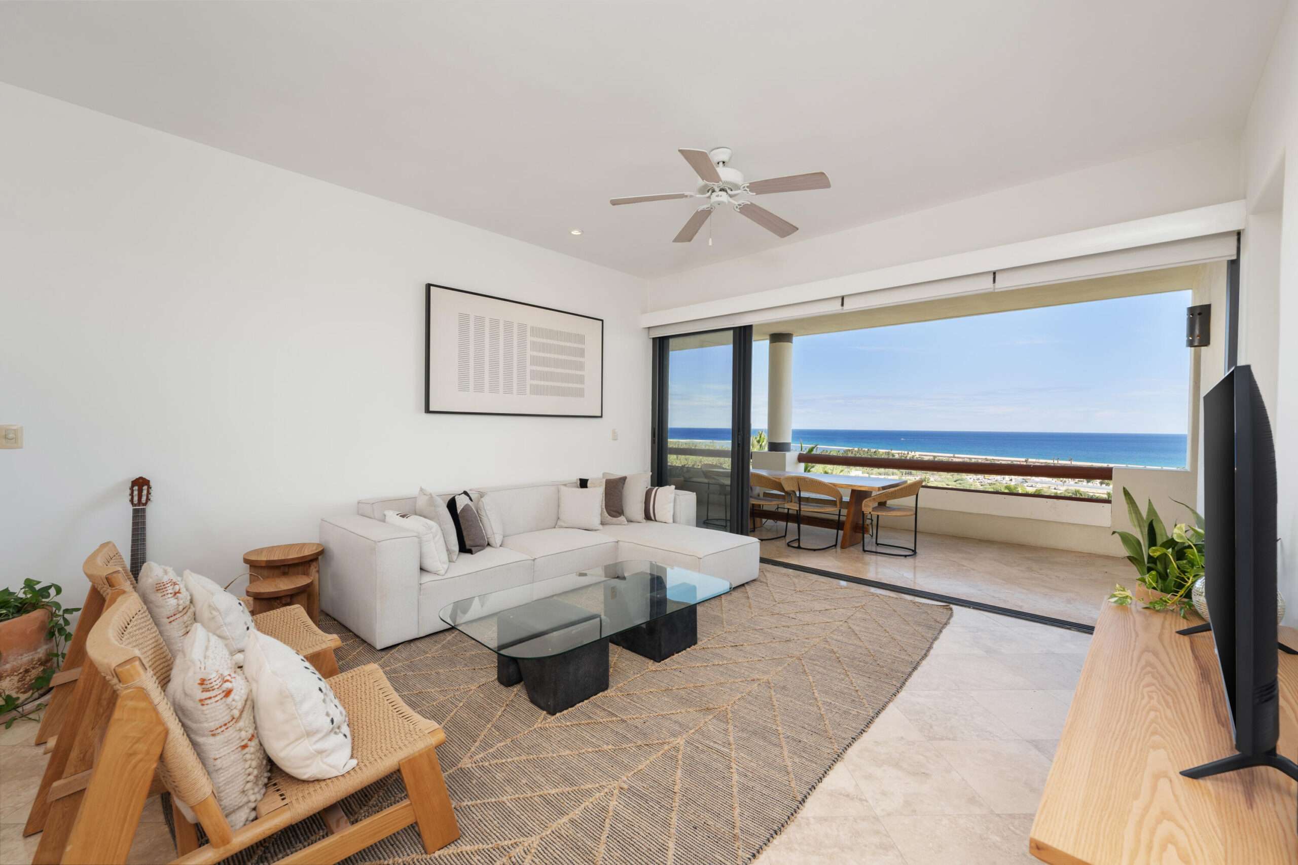 Los Cabos Alegranza A refined contemporary residence in Alegranza, boasting breathtaking ocean for sale