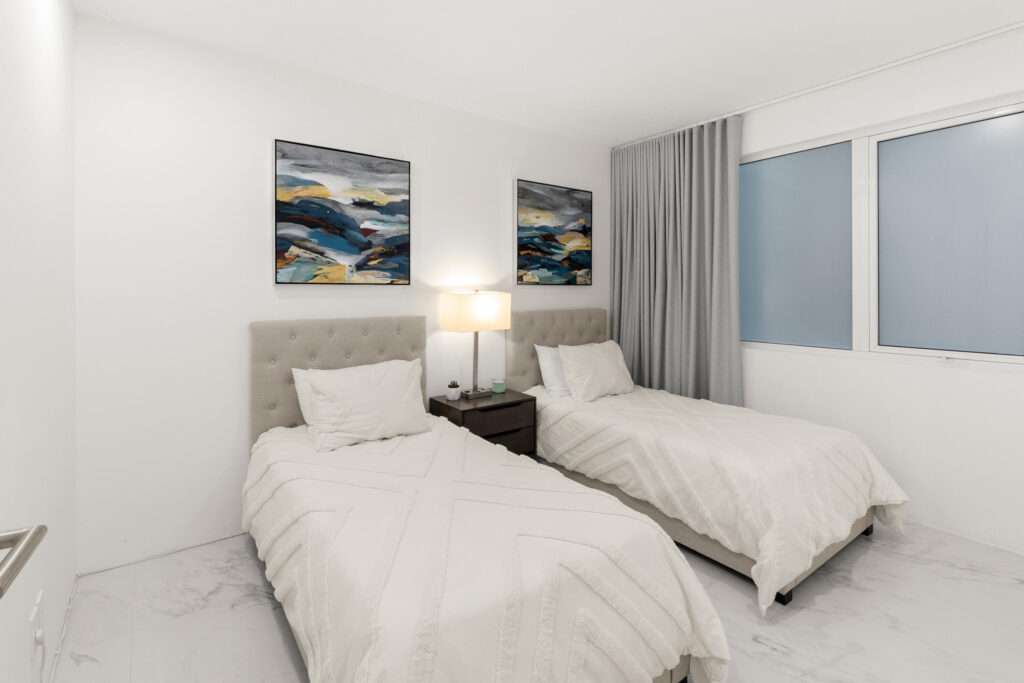 Los Cabos Vista Vela Iii This beautifully furnished and equipped 3-bedroom penthouse featuring an impressive private rooftop terrace, ideal to enjoy Cabo lifestyle. This exclusive residence is part of VistaVela III, one of the most sought-after communities developed by Grupo Velas.Perfect and spacious interiors, contemporary design, and effortless indoor-outdoor living in a peaceful and secure setting.Residents enjoy resort-style amenities including five swimming pools, a modern fitness center, clubhouse with BBQ area, padel court, beautifully landscaped gardens, and gated access with security.An exceptional opportunity to own a stylish penthouse retreat in one of Los Cabos' most desirable residential communities – Ave Pescador, Cabo San Lucas, BS