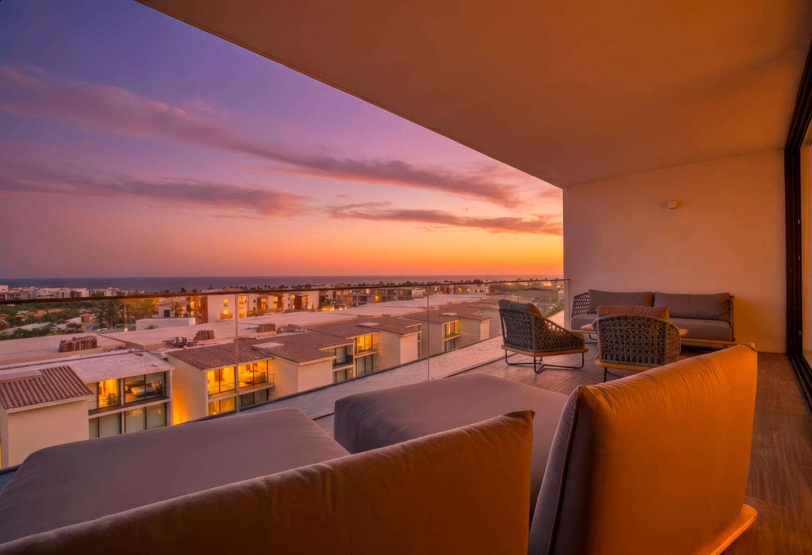 Los Cabos Cora Penthouse for sale in Cora Club Campestre San José del Cabo. Features 3 bedrooms, 3.5 bathrooms, a private rooftop, and stunning ocean for sale