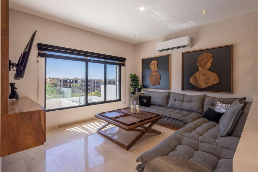 Los Cabos Ventanas Beautifully Remodeled house appointed and furnished 3 Bedroom 2 1/2 Bathroom home hosting spectacular city for sale