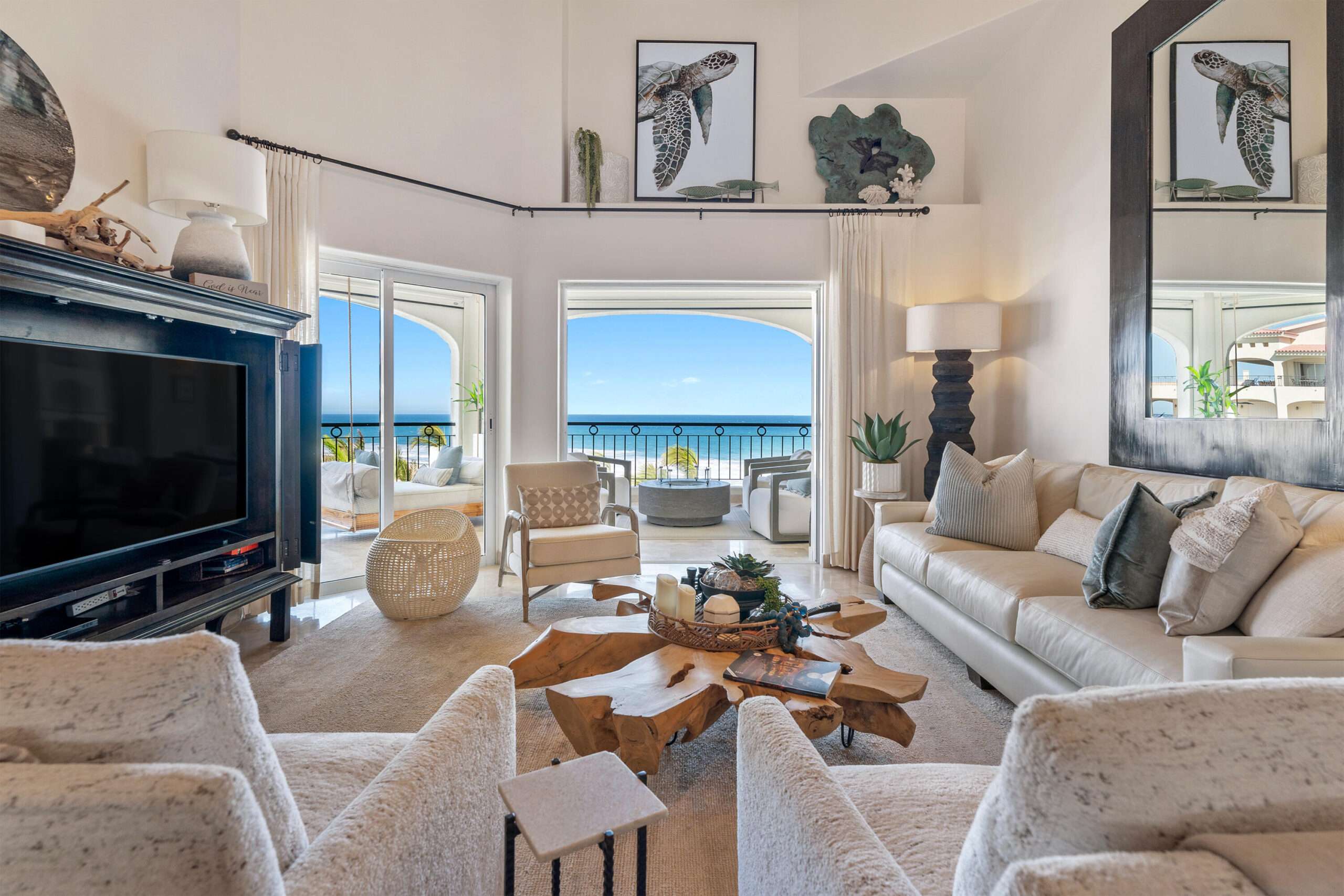 Los Cabos Monte Rocella *****PRICE REDUCTION*****Welcome to Monte Rocella, a planned master community in the heart of Tezal. This 3 bedroom 2 bathroom 4th floor level PENTHOUSE- OCEAN for sale