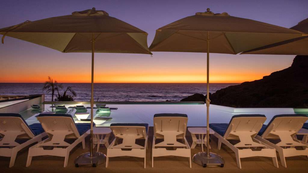 Los Cabos Tamar Imagine stepping out of bed and into a lifestyle most people only dream about. This sleek 1-bedroom, 1-bathroom ground-floor condo (871 sq ft) sits right where the desert meets the sea -- in the sought-after El Tezal corridor, one of Cabo's most desirable hillside communities.Ocean – La Punta Los Cerritos point, Pacific, BS
