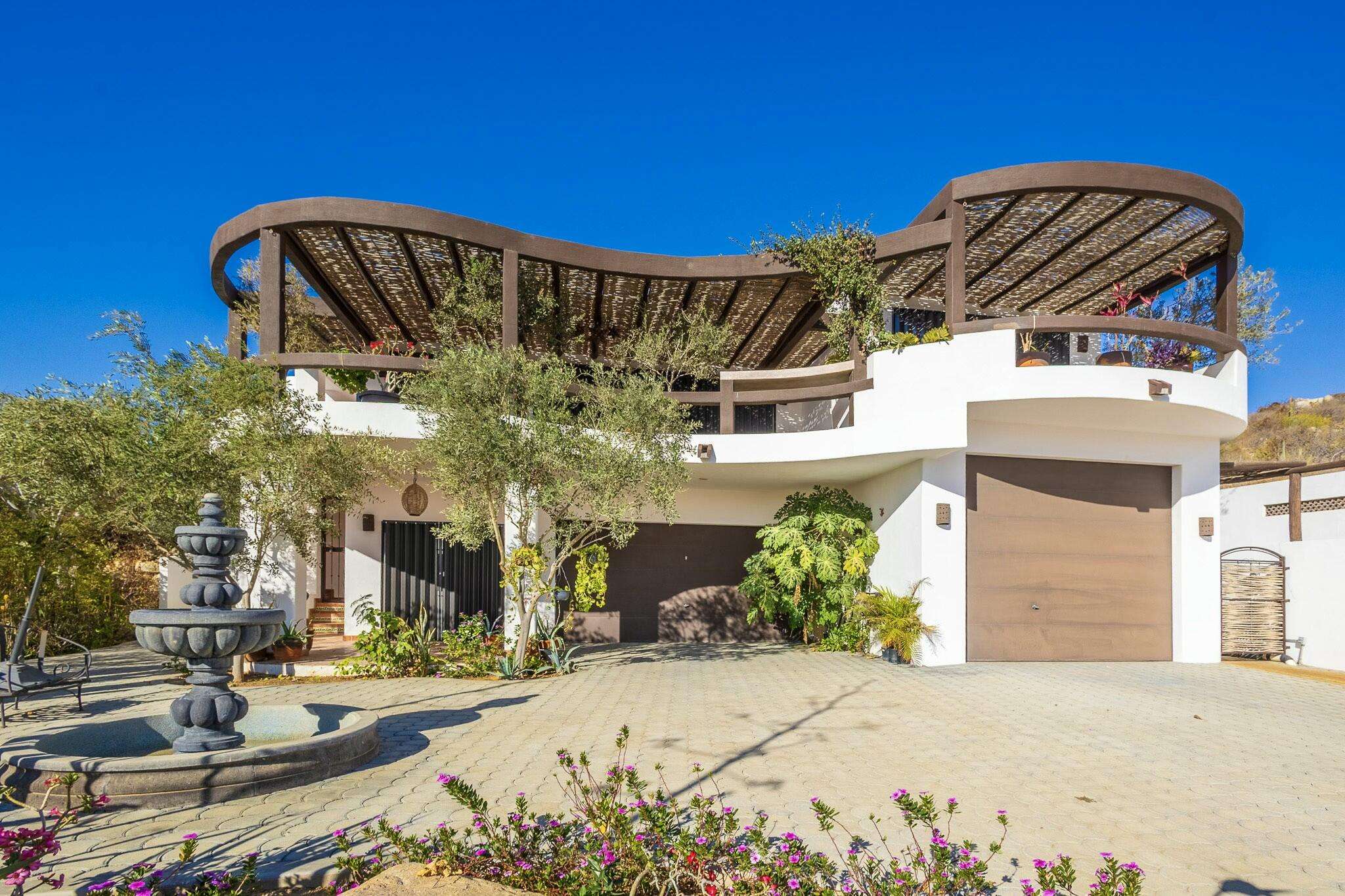 Los Cabos El Tezal-Oceanside:General Located along the highly sought-after Cabo Corridor, this charming 2-bedroom, 2-bathroom open-concept home is set within a lush, private garden oasis filled with mature tropical landscaping. The seamless indoor-outdoor layout flows effortlessly into a stunning lagoon-style pool, creating a peaceful, resort-like setting ideal for relaxing or entertaining.With its expansive grounds and prime location on the corridor just minutes from downtown Cabo San Lucas, the property offers incredible flexibility. Whether envisioned as a private residence, boutique event space and hotel, or future condo development, this is a rare opportunity to own a versatile property in one of Cabo's fastest-growing areas. for sale