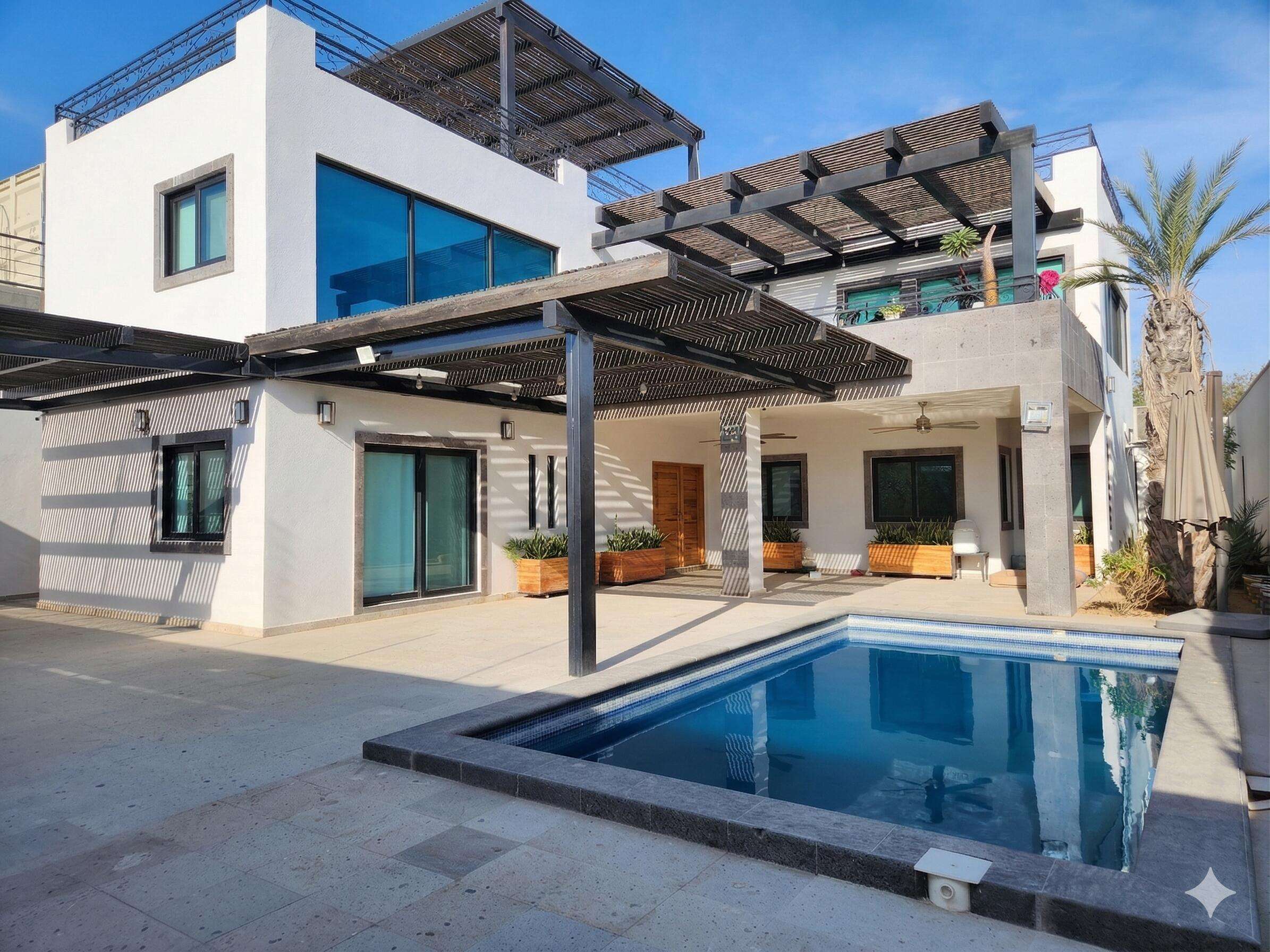 Los Cabos El Tezal W:General Beautiful custom home located in the desirable community of El Tezal, set on a generous 460 m² lot and designed to maximize indoor-outdoor living with stunning for sale