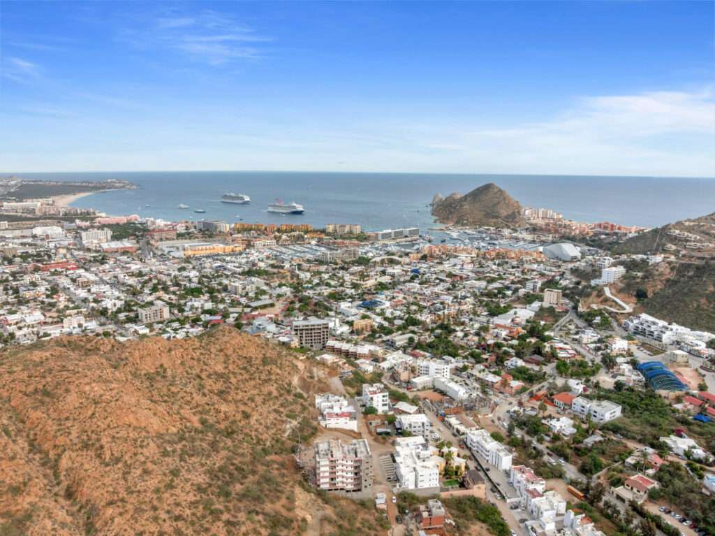 Los Cabos La Choya Perched on a hilltop in Las Ánimas, this ground-floor condo offers expansive for sale