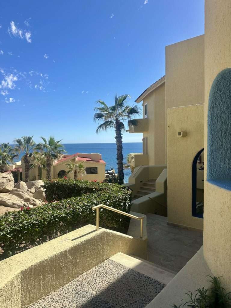 Los Cabos La Choya Perched on a hilltop in Las Ánimas, this ground-floor condo offers expansive for sale