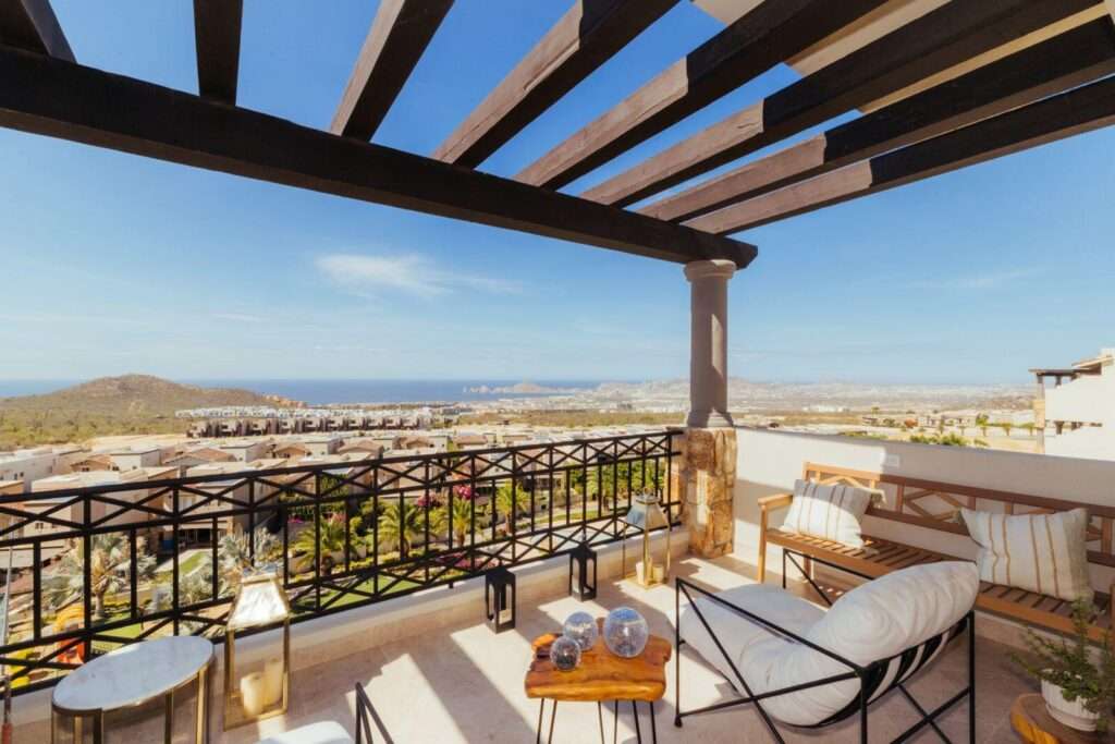 Los Cabos General Modern Condo in Morgan Residences - Great for Airbnb!This fully furnished two-bedroom condo is located just minutes from the Marina, Medano Beach, and downtown Cabo. Part of Morgan Residences, a boutique development, it offers excellent amenities: two rooftop pools (one infinity), gym, spa, Sky Bar, concierge service, and one on-site restaurants.Its flexible layout allows for lockoff use, making it a perfect Airbnb investment or personal getaway. Already listed and generating income, it's a turnkey opportunity in a prime location. – Penthouse Ventanas 3B, Cabo Corridor, Cabo Corridor, BS