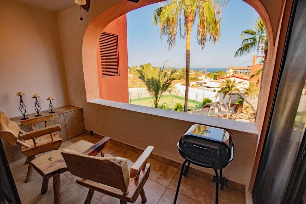 Los Cabos Plaza Calafia Discover your own slice of paradise. One of the few beachside complexes in Cabo San Lucas. This charming condo is perfectly situated just steps away from a beautiful swimmable beach, offering the ultimate blend of relaxation and convenience.Enjoy the ocean – Plaza Calafia, Cabo Corridor, BS