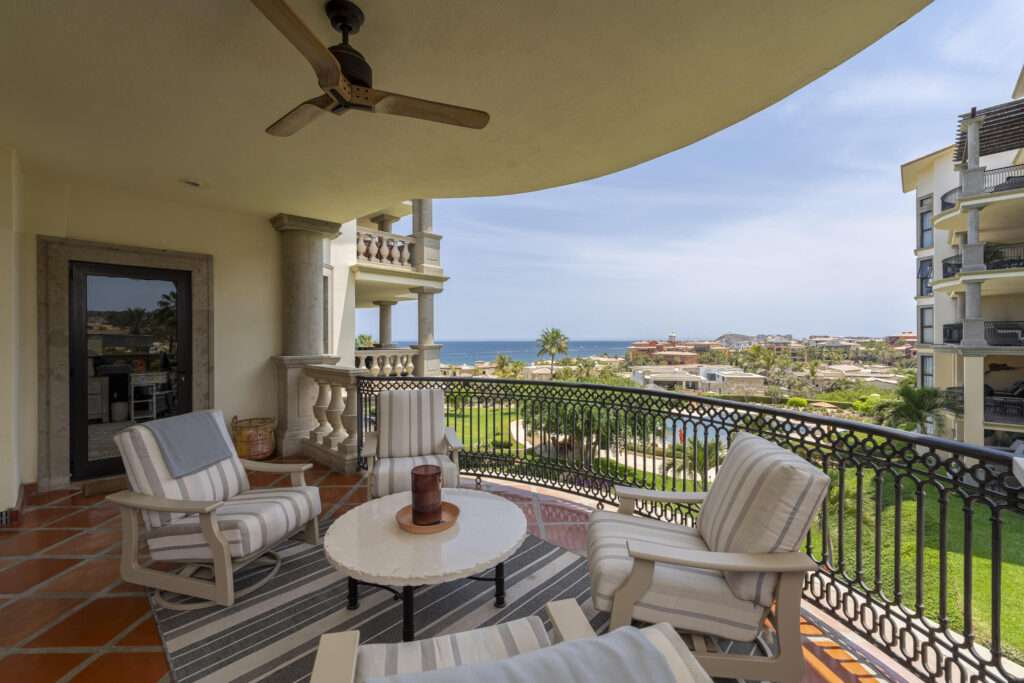 Los Cabos Residencial Coronado Location, Location, Location! Coronado Residence, ideally situated in San José del Cabo. This prime location offers unparalleled access to downtown San José del Cabo and the vibrant Art District, providing an exceptional environment for both living and working.Coronado Residence features a limited collection of 11 condominiums and 2 commercial spaces, ensuring a luxurious experience at a competitive price point. The residences offer 1, 2, and 3-bedroom layouts with corresponding bathrooms, open-concept kitchens equipped with high-quality appliances, and air conditioning for optimal comfort. Residents will also benefit from luxury amenities including a gated lobby with secure access, and a rooftop garden featuring an exclusive social area, jacuzzi, gym, and grill for alfresco enjoyment. for sale