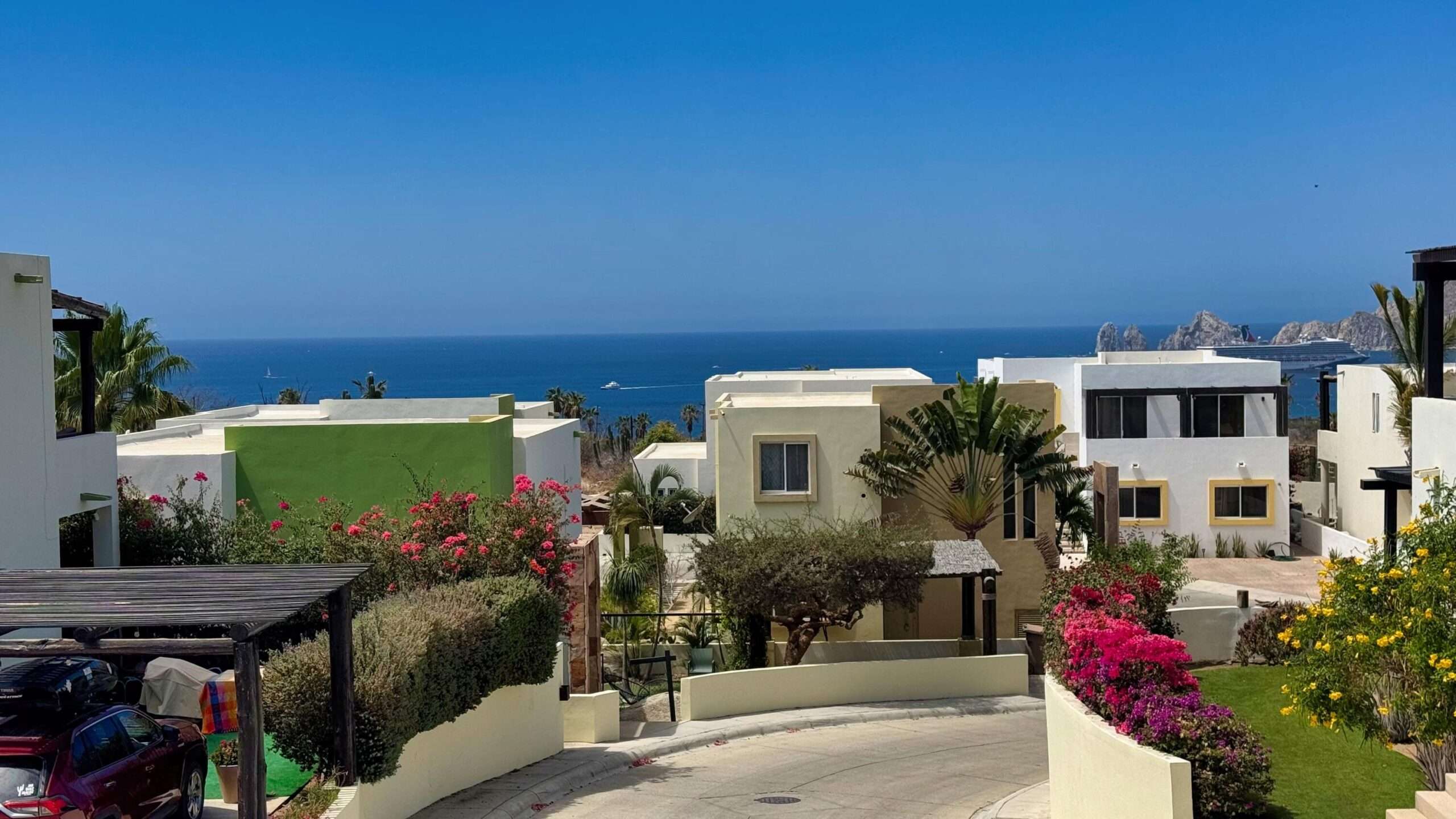 Los Cabos Magisterial English: This duplex offers a solid opportunity for investors looking for cash flow and future appreciation in San José del Cabo. The property includes both apartments sold together as one legal unit. Located in Colonia Magisterial, an area with strong rental demand, this property is ideal for long-term tenants, workforce housing, or future remodeling projects. With limited renovation work, the duplex can substantially increase in value and rental income potential. Español: Este dúplex representa una sólida oportunidad para inversionistas que buscan flujo de efectivo y plusvalía futura en San José del Cabo. La propiedad incluye ambos departamentos vendidos juntos como una sola unidad legal. Ubicada en la colonia Magisterial, una zona con alta demanda de renta, esta propiedad es ideal para arrendamiento a largo plazo, vivienda para trabajadores o futuros proyectos de remodelación. Con una inversión limitada en mejoras, el dúplex puede incrementar considerablemente su valor y potencial de ingresos for sale