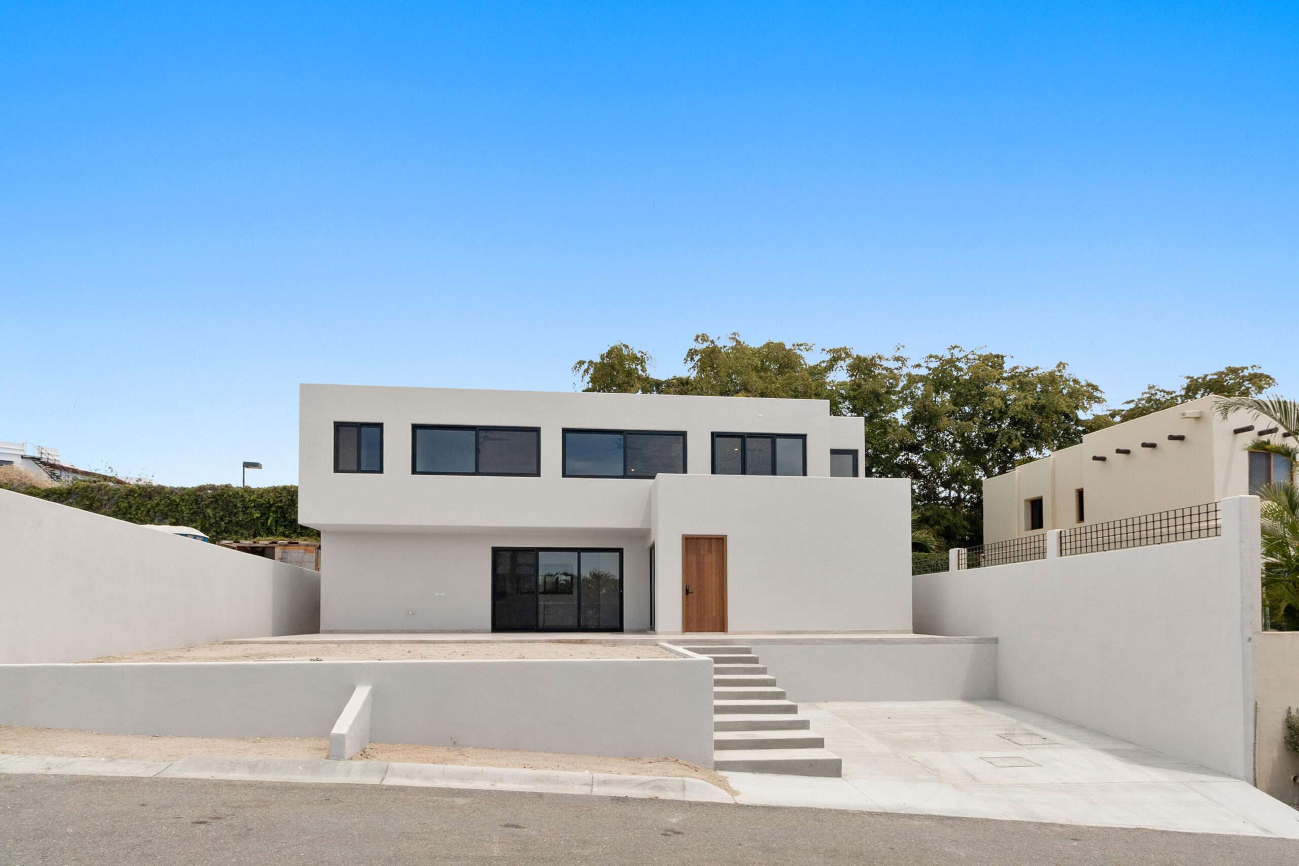 Los Cabos Rancho Par-El Cielito Hot sale! Priced to sell Modern Tuscan Townhome in El CielitoLocated atop Rancho Paraíso, this beautiful 3 bedroom, 3 bathroom corner unit offers privacy, and tranquility. Enjoy stunning ocean for sale
