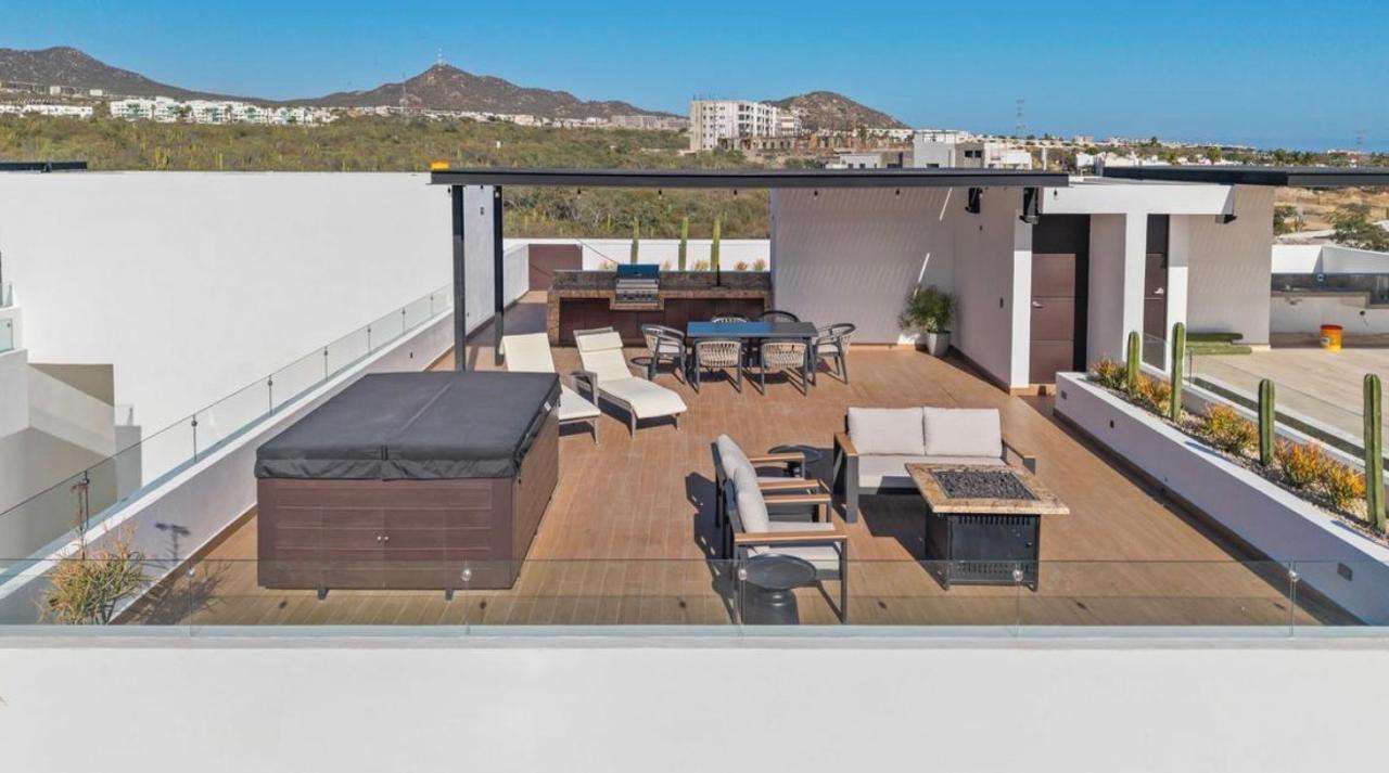 Los Cabos Solara Del Mar Own the Skyline at Solara del Mar Penthouse Stop buying promises and start securing your reality. This exclusive Penthouse at Solara del Mar offers the ultimate expression of the ''Legacy Lifestyle'' in El Tezal. Featuring unobstructed for sale