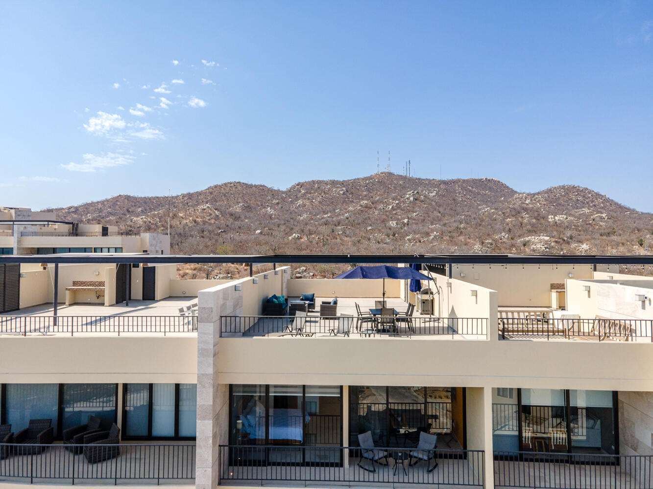 Los Cabos Breeze Of Cabo Discover this modern 2-bedroom, 2-bathroom condo located in the highly sought-after Sunset area of Cabo San Lucas. This corner unit offers maximum privacy with only one neighbor and features spacious windows and a cozy terrace where you can enjoy breathtaking sunrises and sunsets. The property includes underground parking, access to a shared rooftop with a swimming pool and panoramic ocean for sale