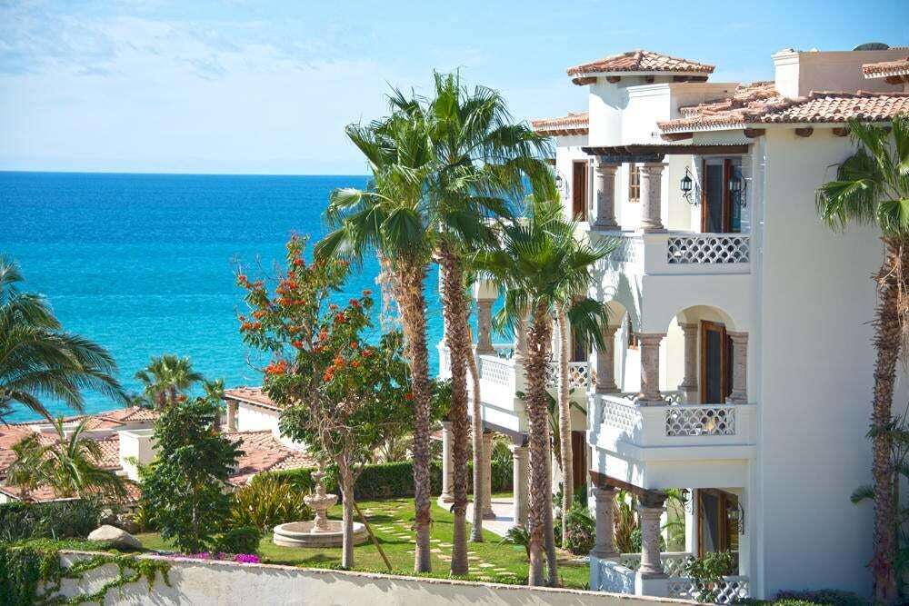 Los Cabos El Encanto El Encanto C201 is located in a boutique luxury beachfront community, offering unobstructed ocean for sale