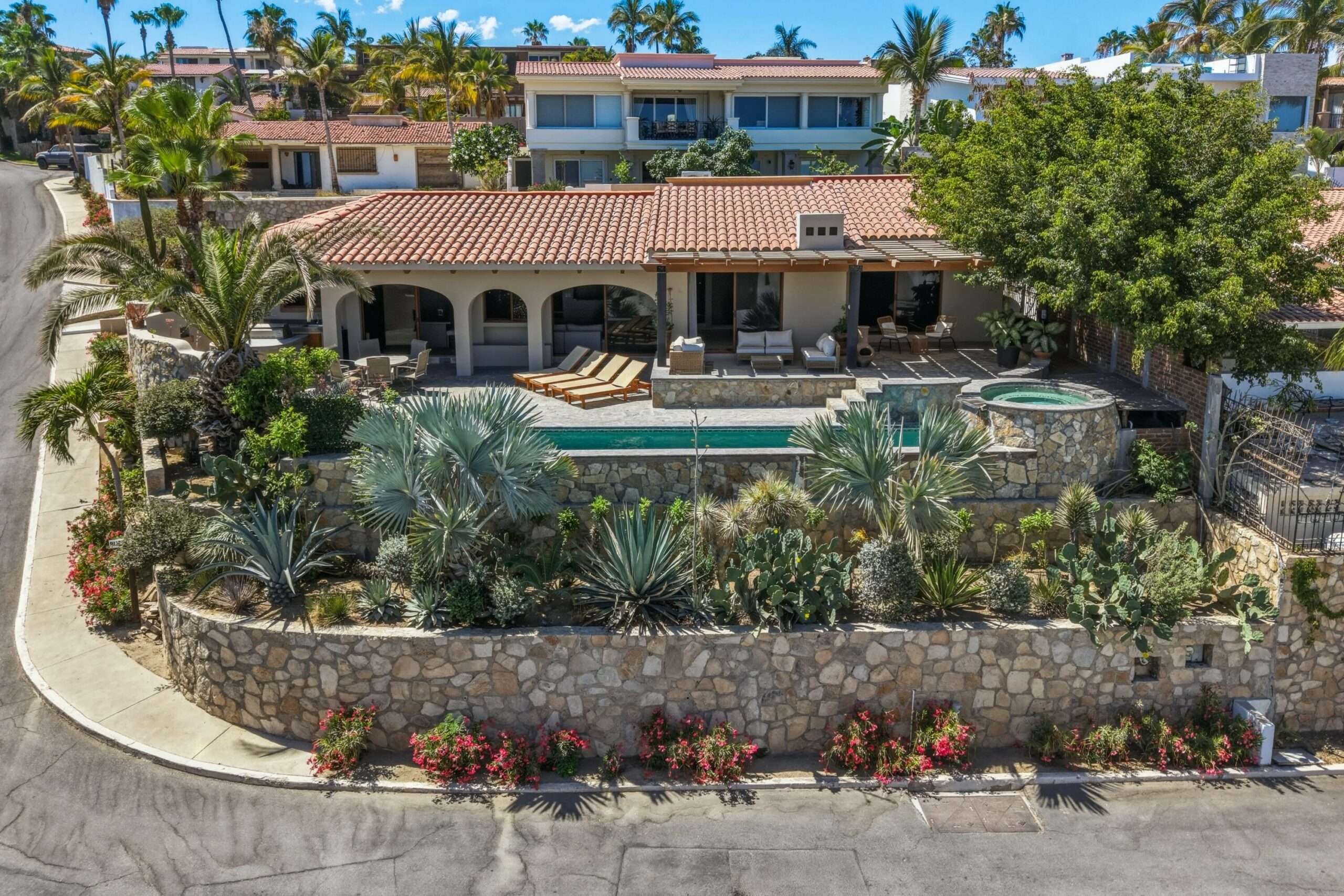 Los Cabos Laguna Hills Located within the gated community of Laguna Hills, this thoughtfully designed single-level residence offers effortless living with elevated indoor-outdoor flow and expansive mountain – Ave Mision San Diego, San Jose del Cabo, BS